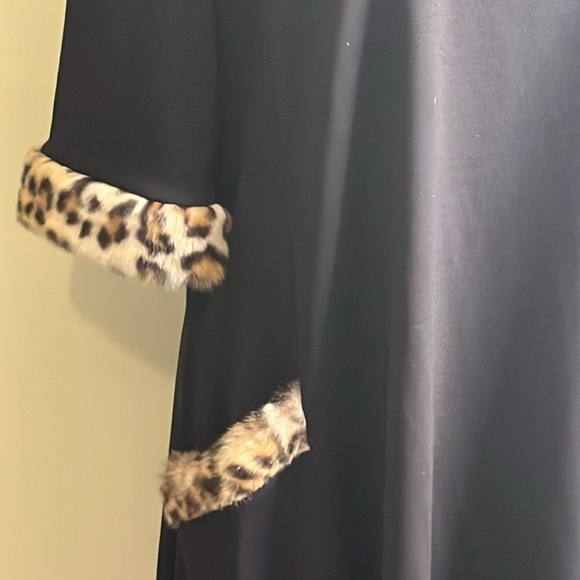 Sara Campbell black short sleeve fur trim cheetah front pockets swing dress - Picture 3 of 17